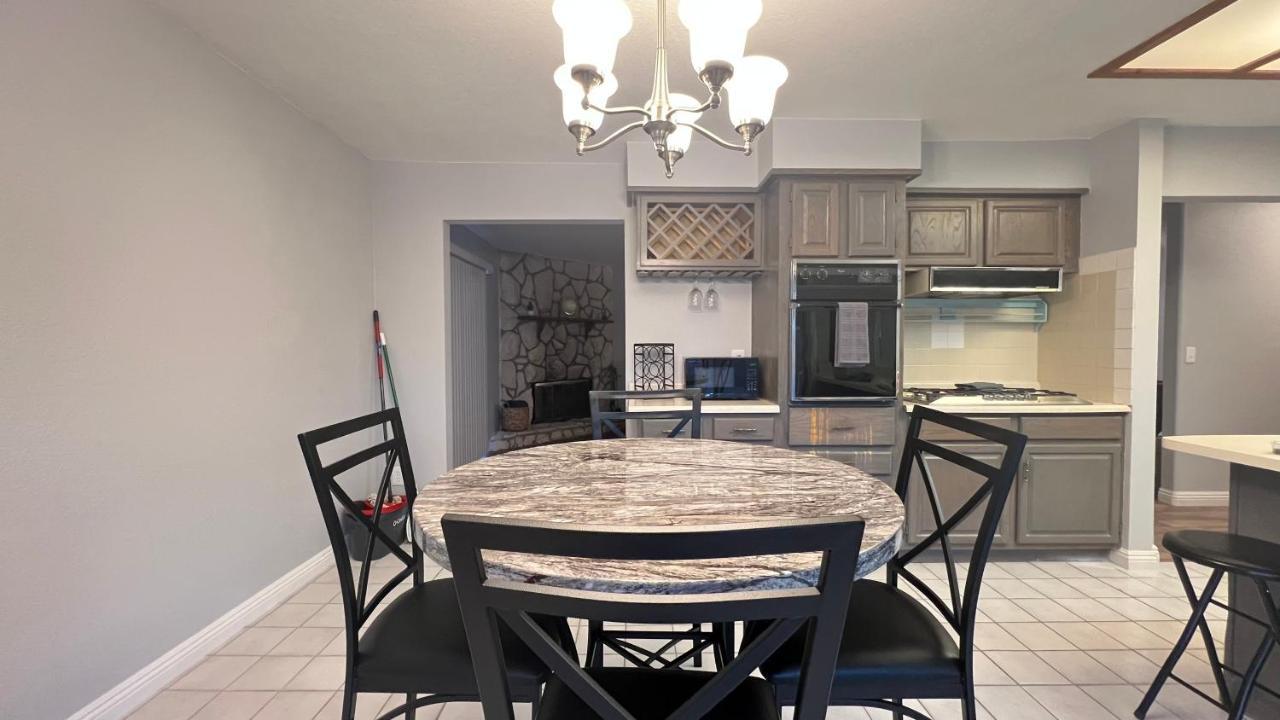 3 Bedroom W Swimming Pool And Billiards Table Сasa de vacaciones